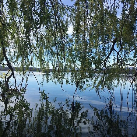 Appartamento Miralago Con Giardino Sul Lago Gavirate Exterior foto