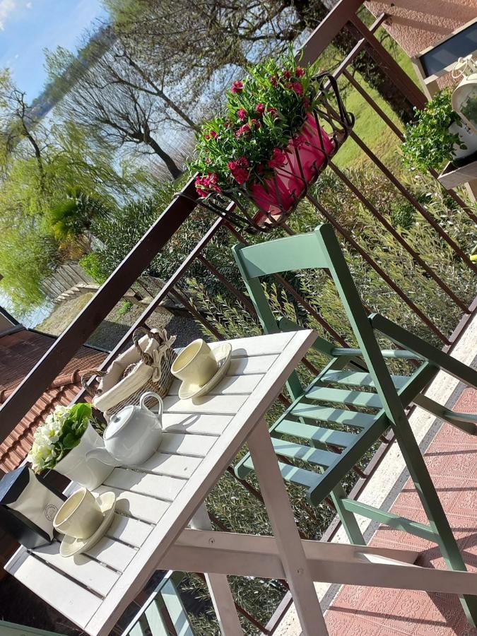 Appartamento Miralago Con Giardino Sul Lago Gavirate Exterior foto