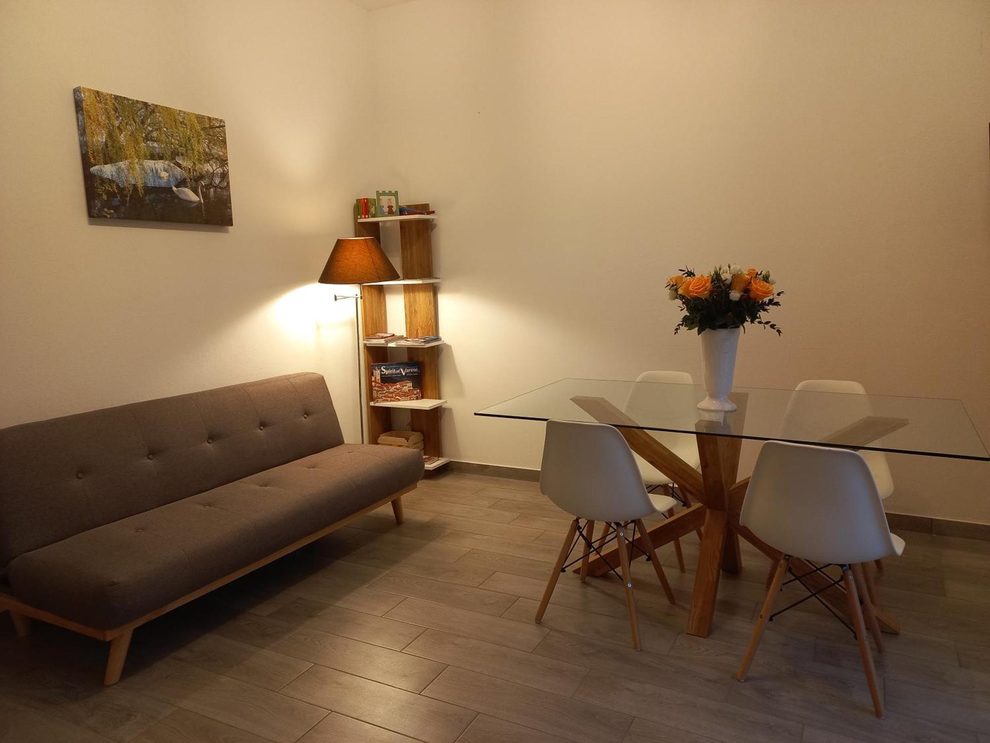 Appartamento Miralago Con Giardino Sul Lago Gavirate Exterior foto