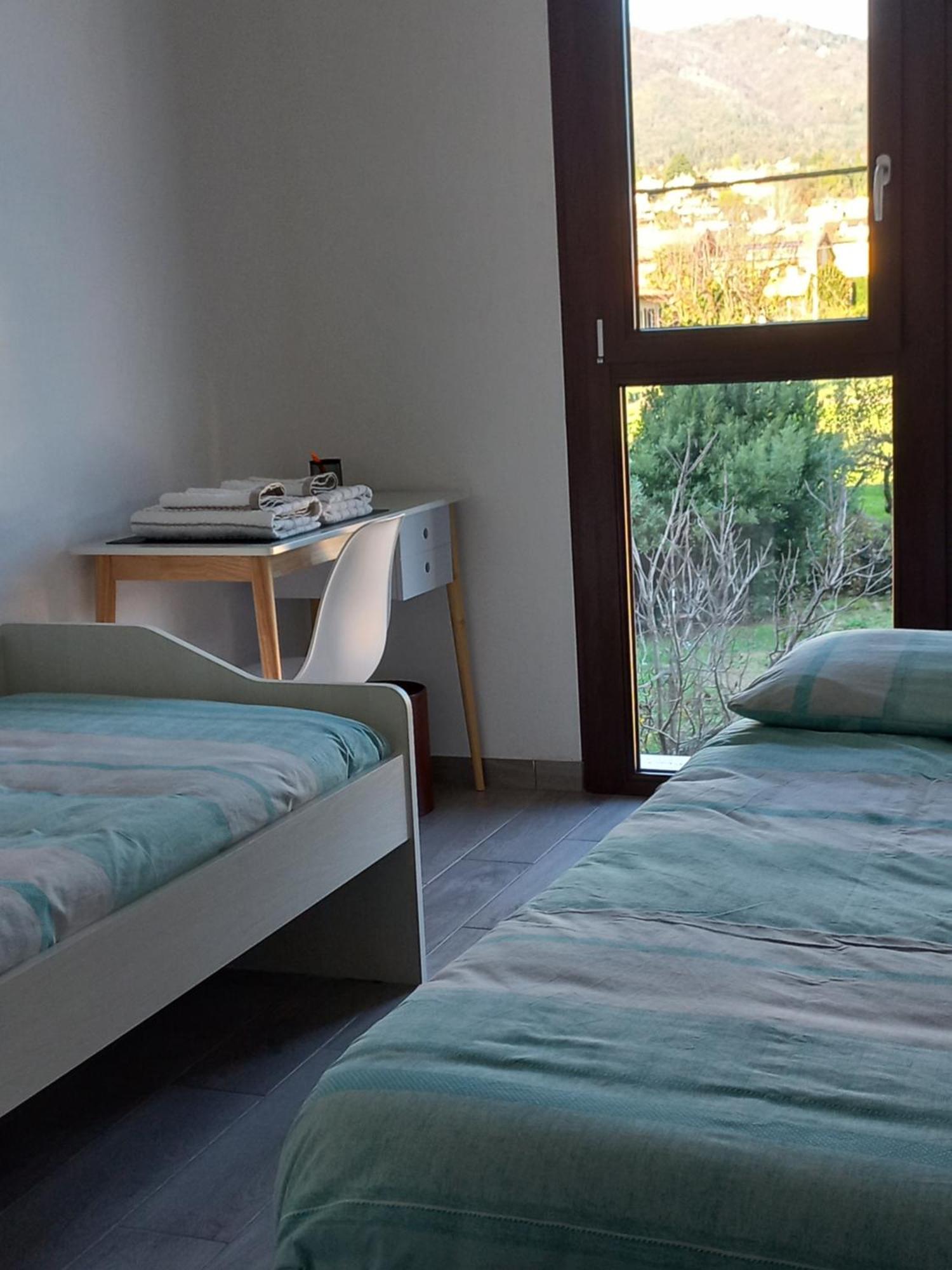 Appartamento Miralago Con Giardino Sul Lago Gavirate Exterior foto